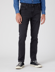 Wrangler - TEXAS SLIM - slim jeans - black crow - 2