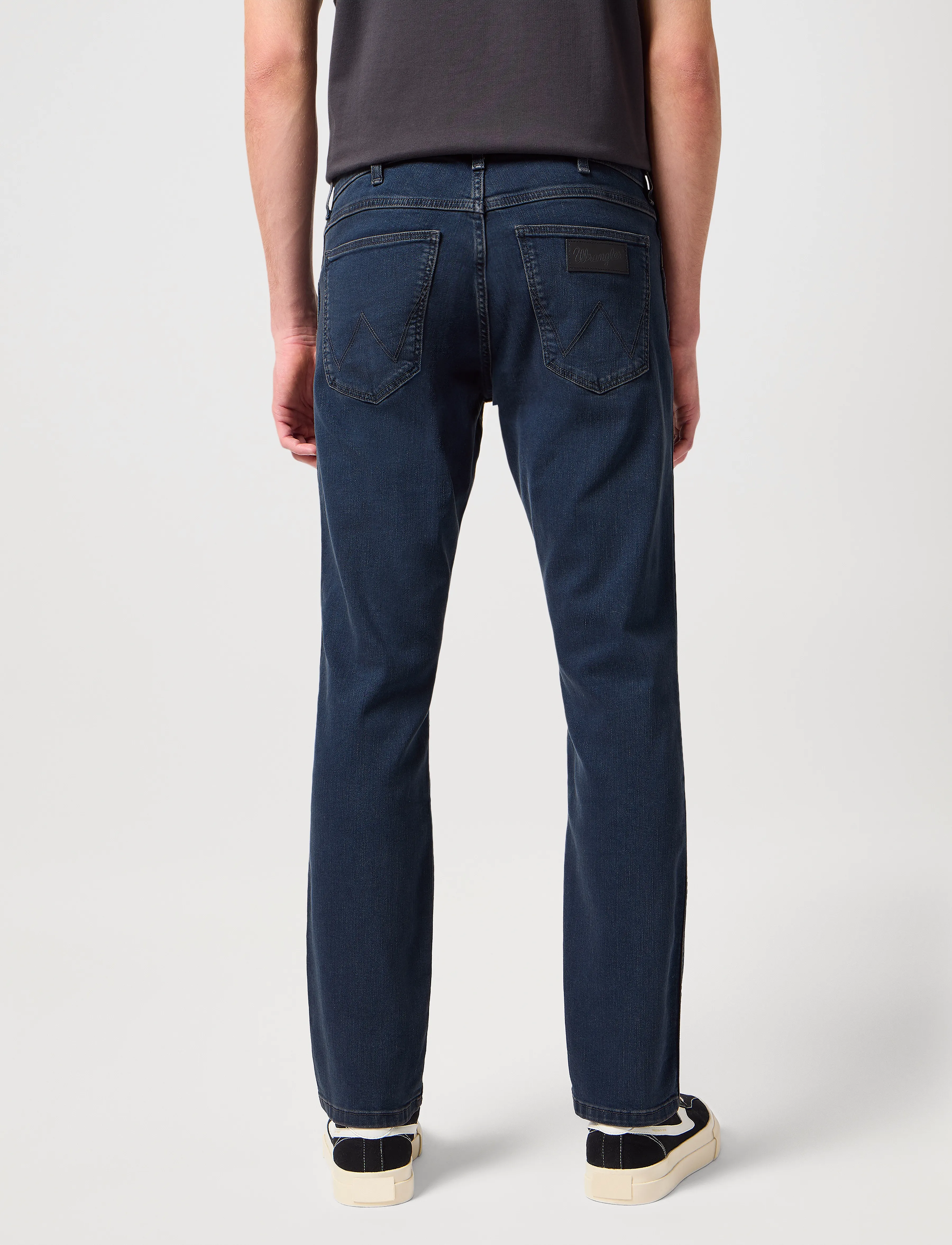 Wrangler - GREENSBORO - regular piegriezuma džinsa bikses - iron blue - 4