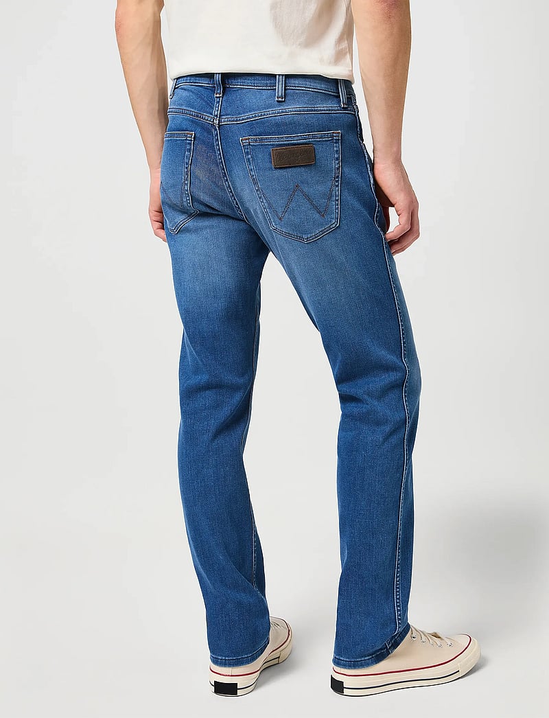 Wrangler - GREENSBORO - regular jeans - bright stroke - 4
