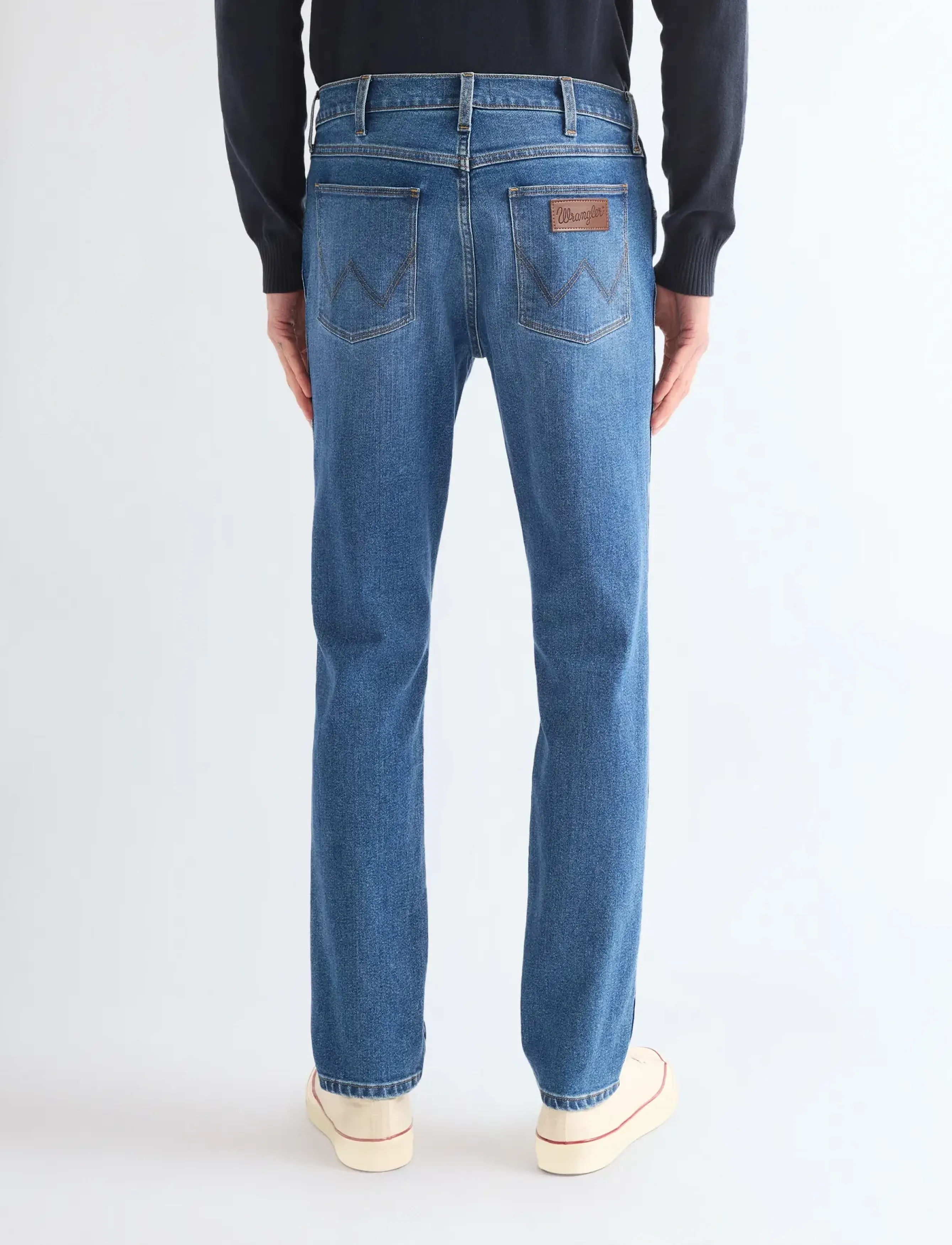 Wrangler - LARSTON - hosen & jeans - zephyr - 4