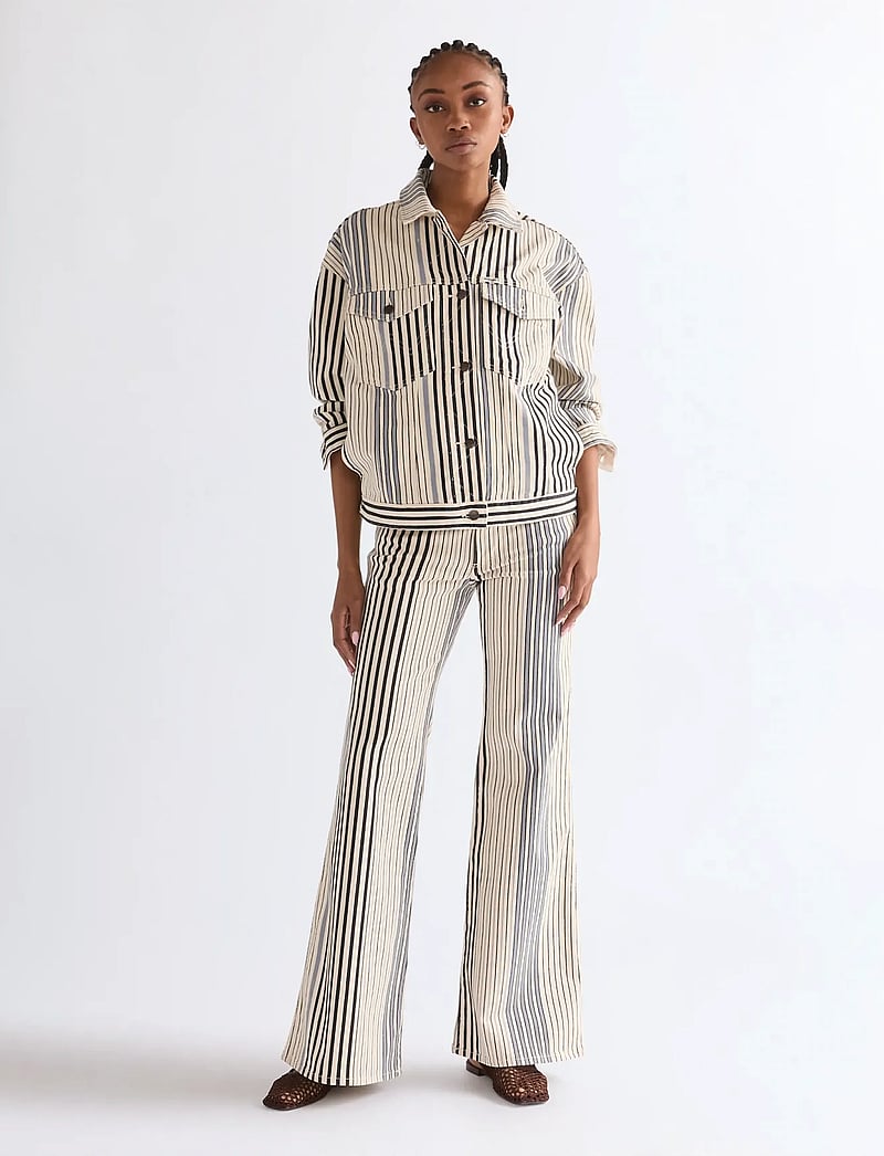 Wrangler - 70S FLARE - flared jeans - multi blue stripe - 4