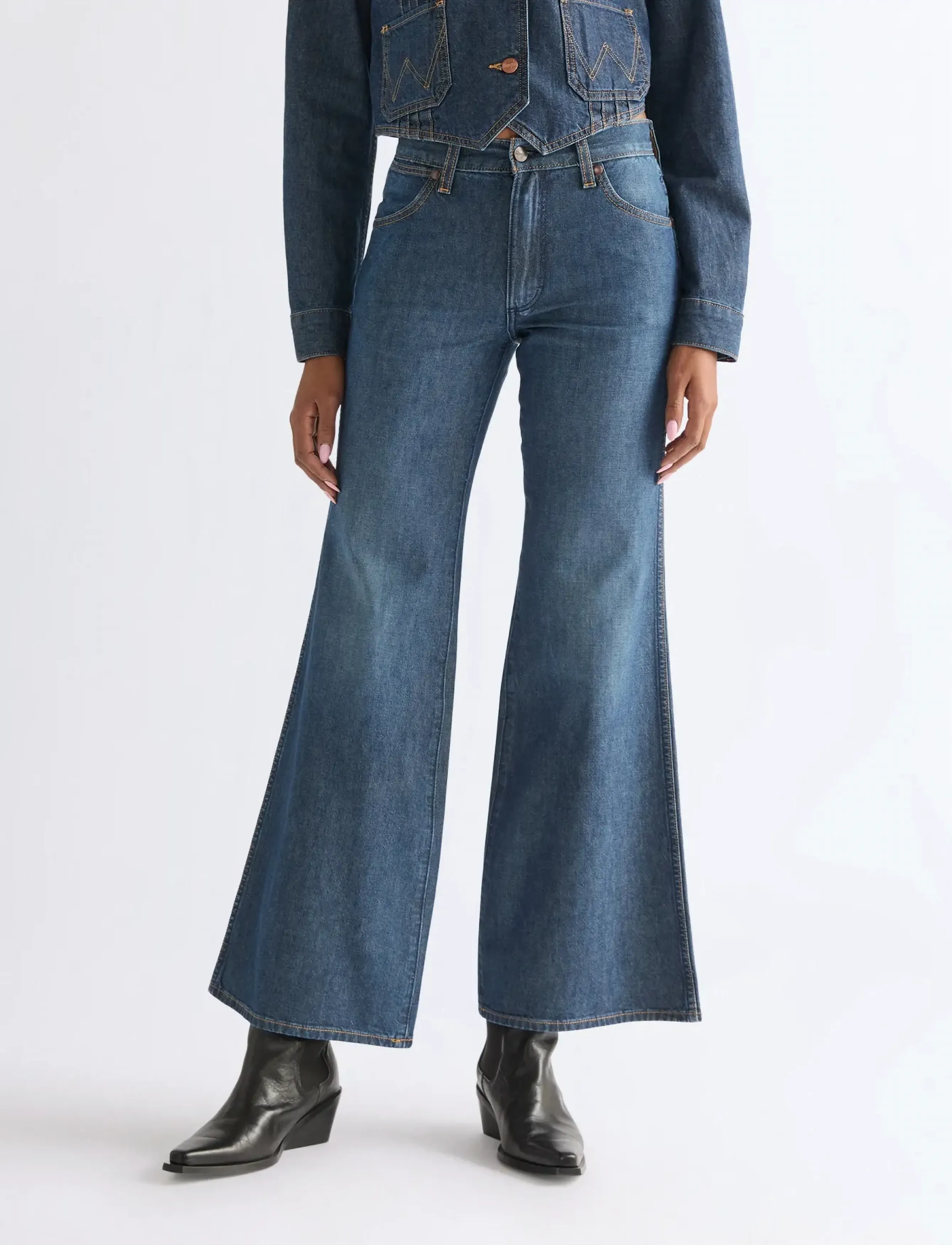 Wrangler 70S Flare, Damen, High Waist Flared Jeans, Blau, Gr.26 x 30