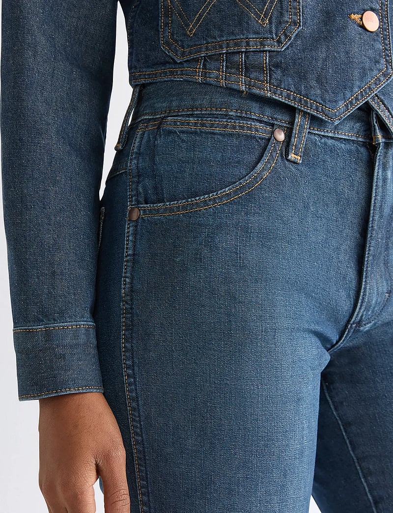 Wrangler - 70S FLARE - utsvängda jeans - western nightfall - 4