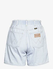 Wrangler - COMFY MOM SHORT - jeansowe szorty - trick of the ice - 1