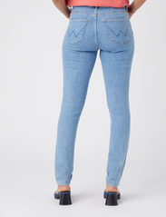 Wrangler - HIGH RISE SKINNY - džinsa bikses ar šaurām starām - cali blue - 4