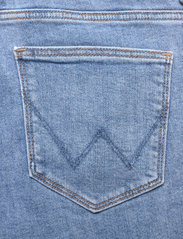 Wrangler - HIGH RISE SKINNY - džinsa bikses ar šaurām starām - cali blue - 9