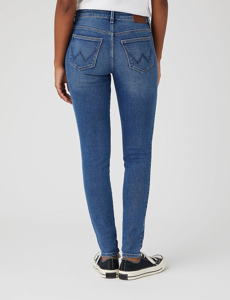 Wrangler - SKINNY - skinny jeans - airblue - 4