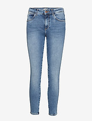 Wrangler - SKINNY - džinsa bikses ar šaurām starām - water blue - 0