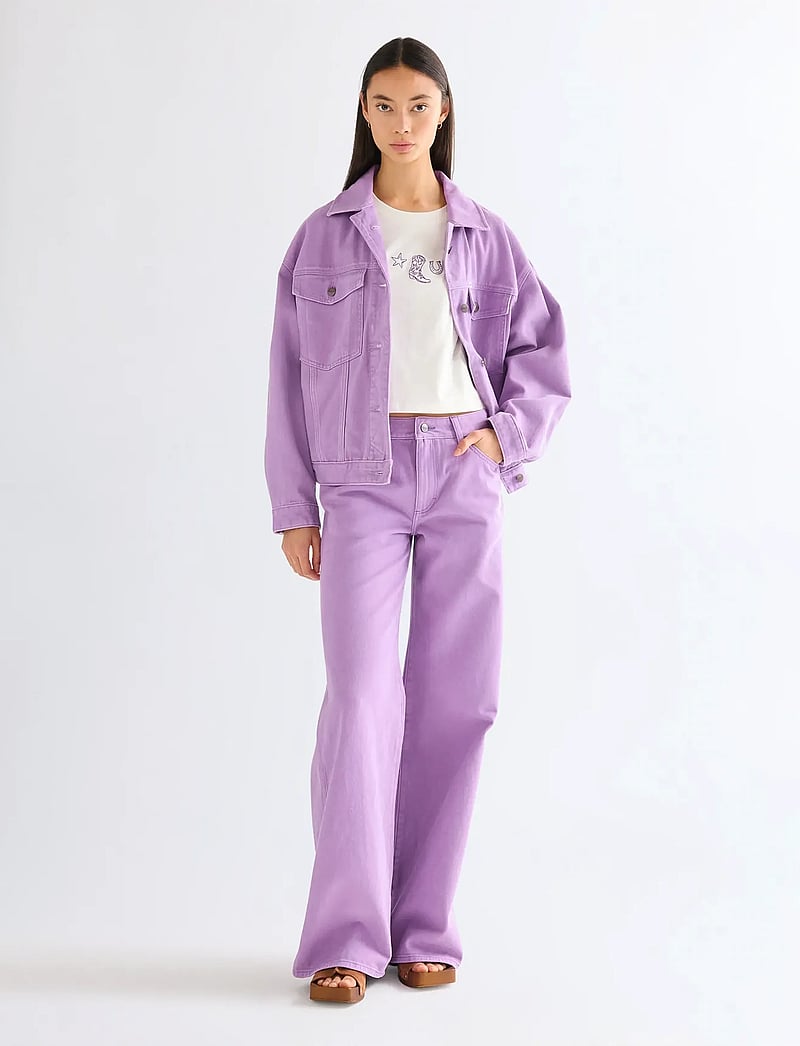 Wrangler - WORLD WIDE - laia säärega teksad - bellflower - 3