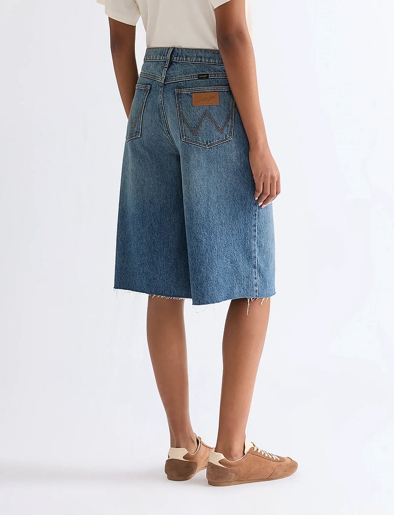 Wrangler - LOW RISE JORT - lühikesed teksapüksid - stormy dust - 3