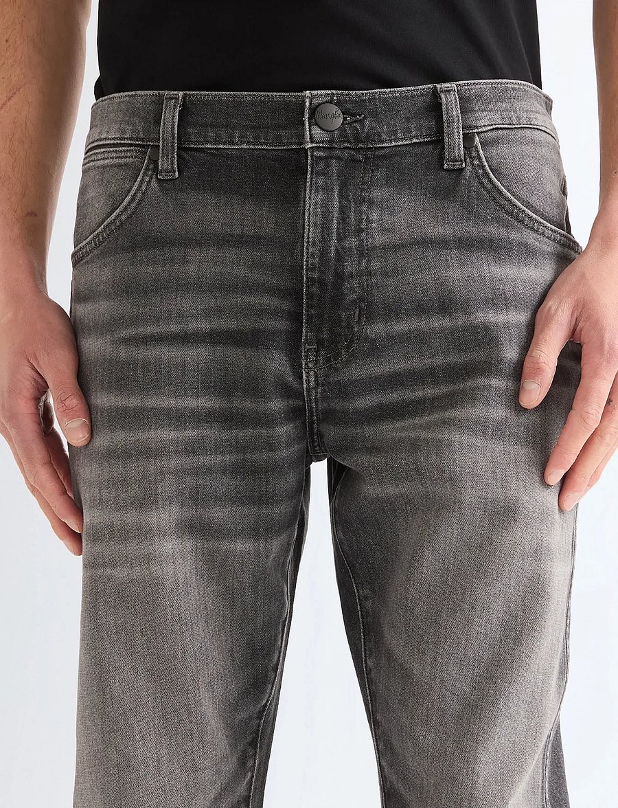Wrangler - REDFORD - schmal zulaufende jeans - smoky granite - 5