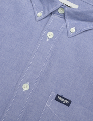 Wrangler - BUTTON DOWN SHIRT - podstawowe koszulki - blue tint - 7