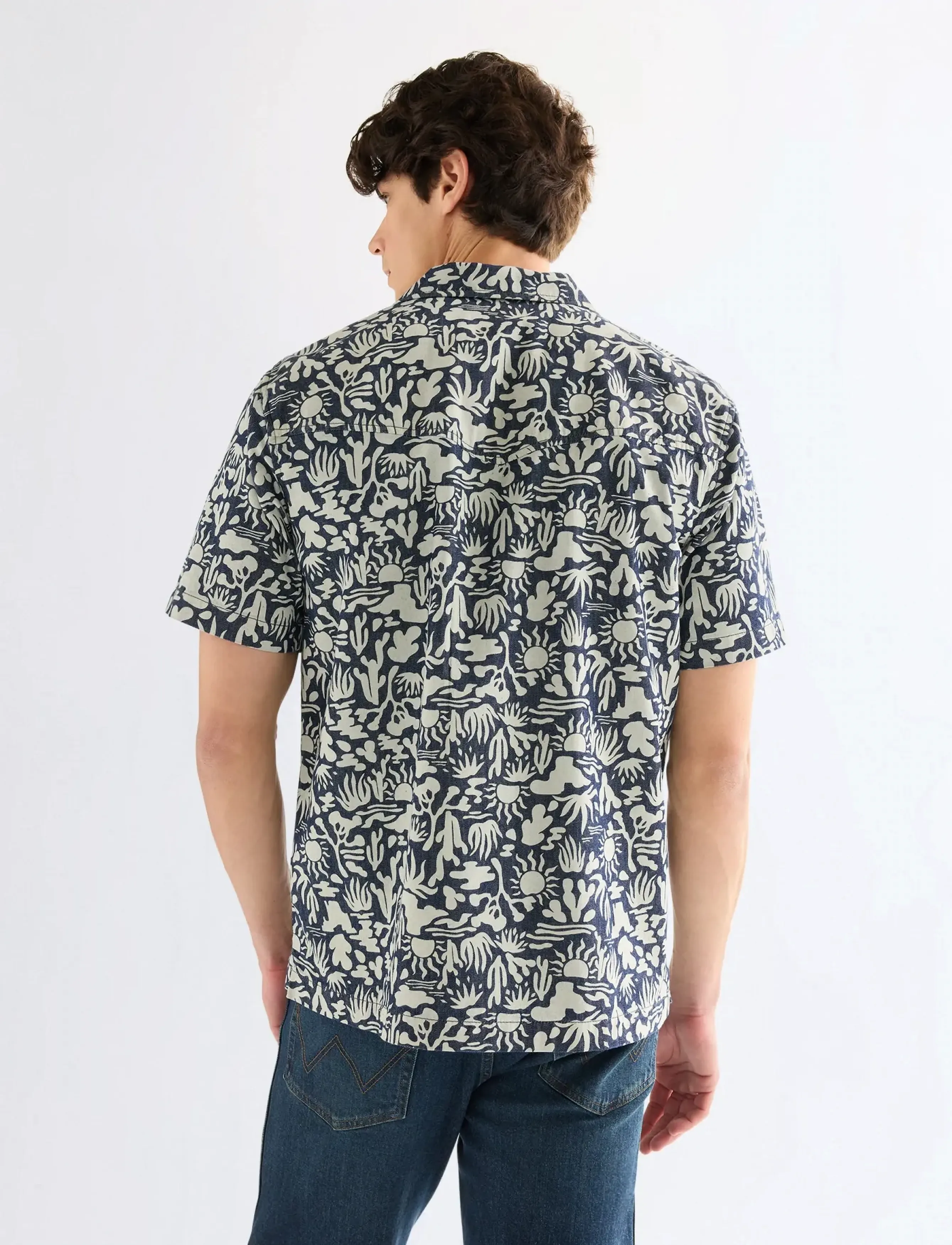 Wrangler - SS RESORT SHIRT - avslappede skjorter - denim print - 3