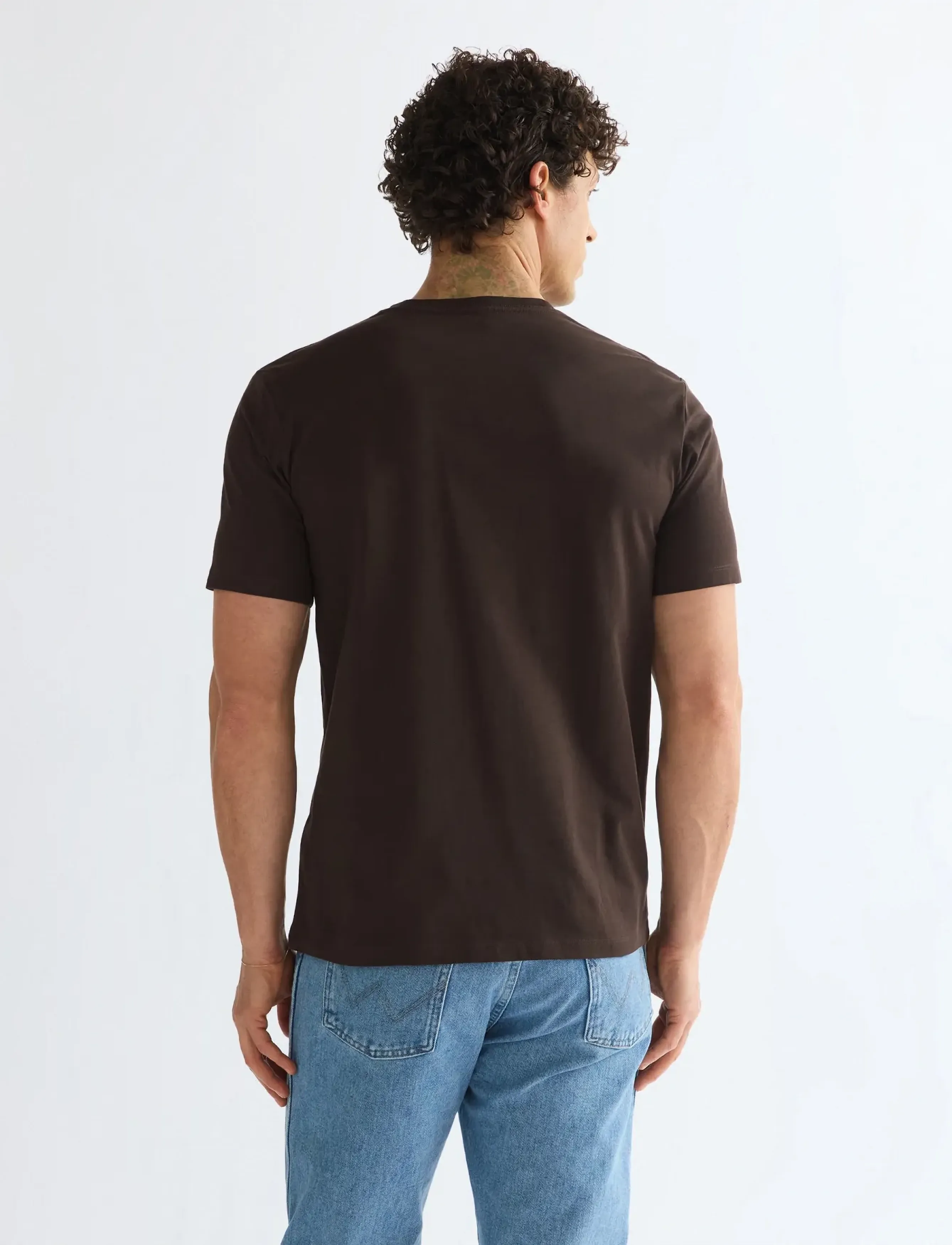 Wrangler - SIGN OFF TEE - kortärmade t-shirts - chocolate torte - 4