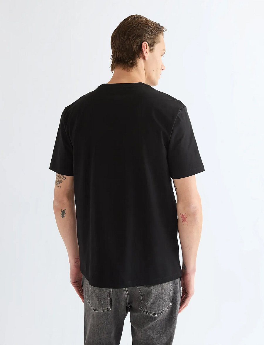 Wrangler - SMALL GRAPHIC TEE - kortärmade t-shirts - black beauty - 4