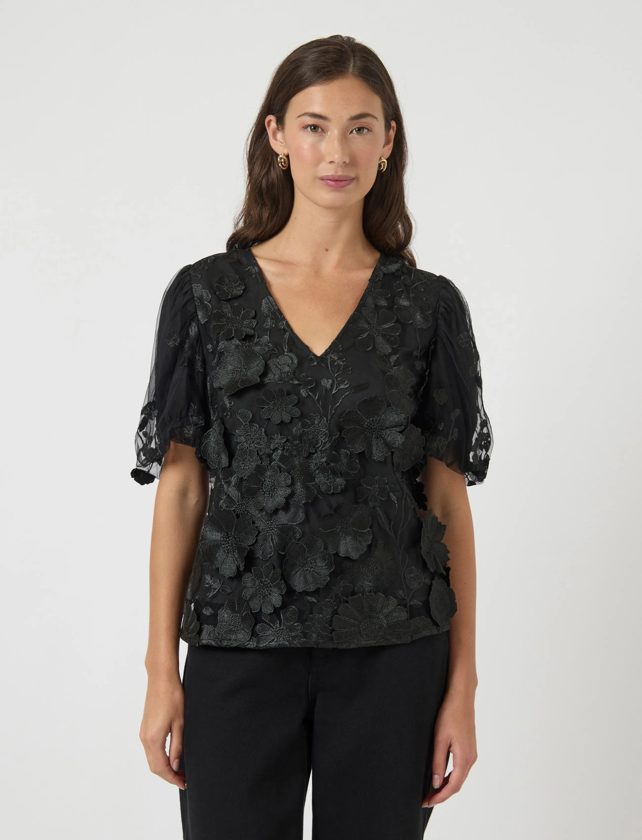 YAS Yasflowering Ss V-neck Top dam – bild 5