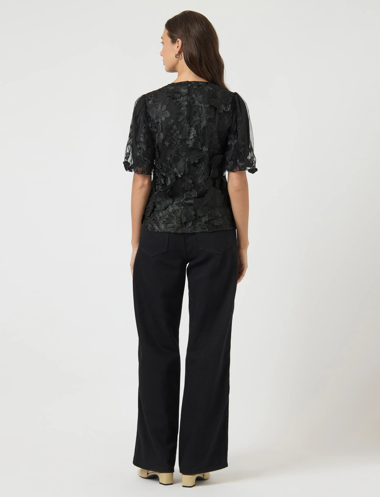 YAS Yasflowering Ss V-neck Top dam – bild 6