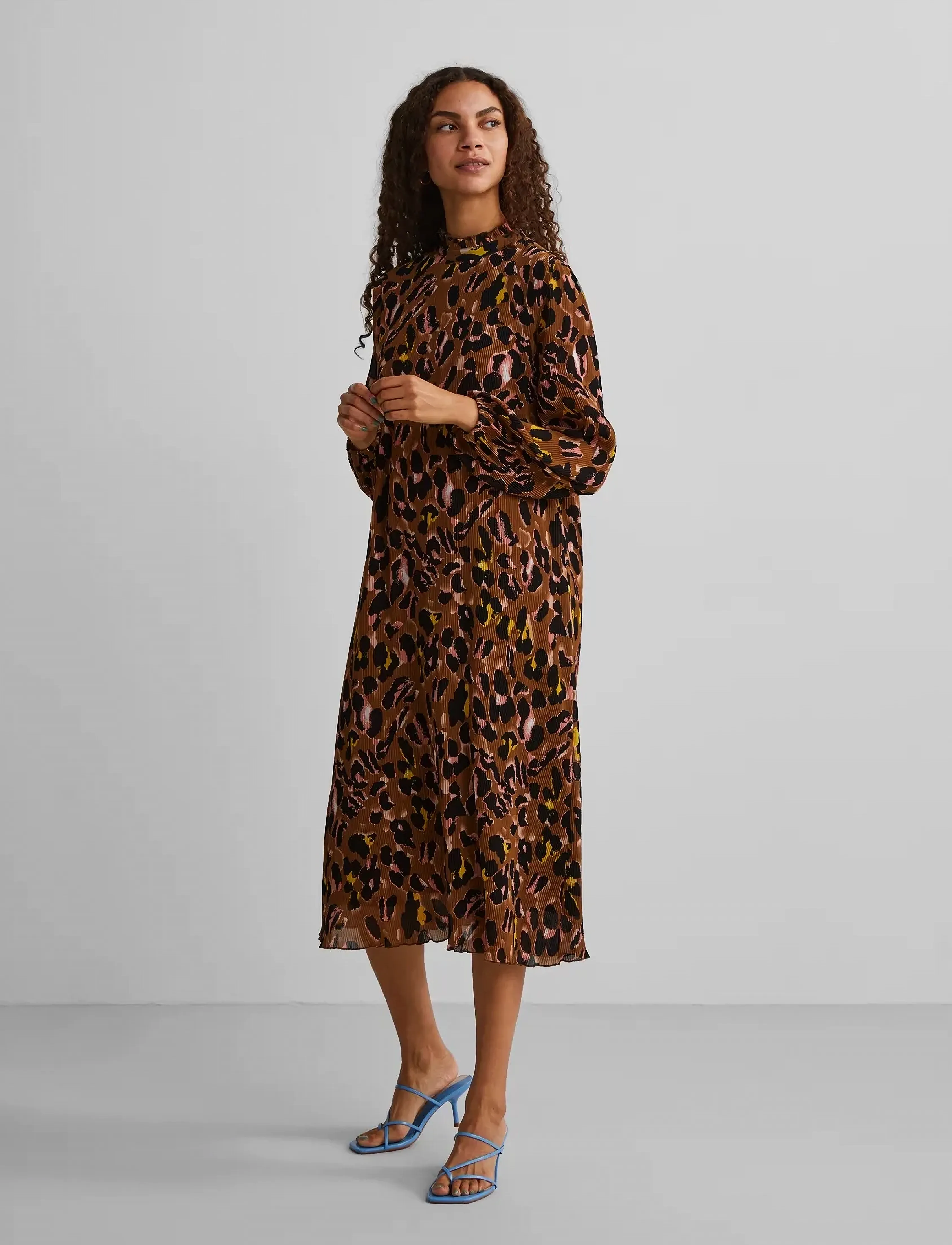 YAS YASPIPPA LS MIDI DRESS S. - Kleider - TOFFEE / multi