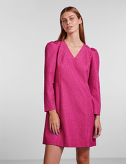 YAS - YASCRINKLE 7/8 DRESS - vakarėlių drabužiai išparduotuvių kainomis - fuchsia purple - 2