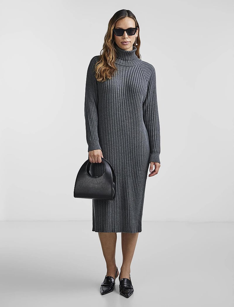 YAS - YASMAVI KNIT MIDI ROLLNECK DRESS NOOS - knitted dresses - medium grey melange - 4