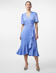 YAS - YASTHEA 2/4 MIDI WRAP DRESS S. NOOS - wrap dresses - ashleigh blue - 1