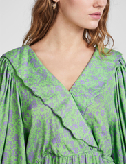 YAS - YASSTELLI 3/4 DRESS S. - skjortklänningar - summer green - 4