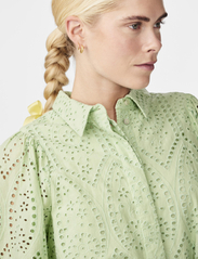 YAS - YASHOLI LS BELT DRESS S. NOOS - skjortklänningar - quiet green - 4