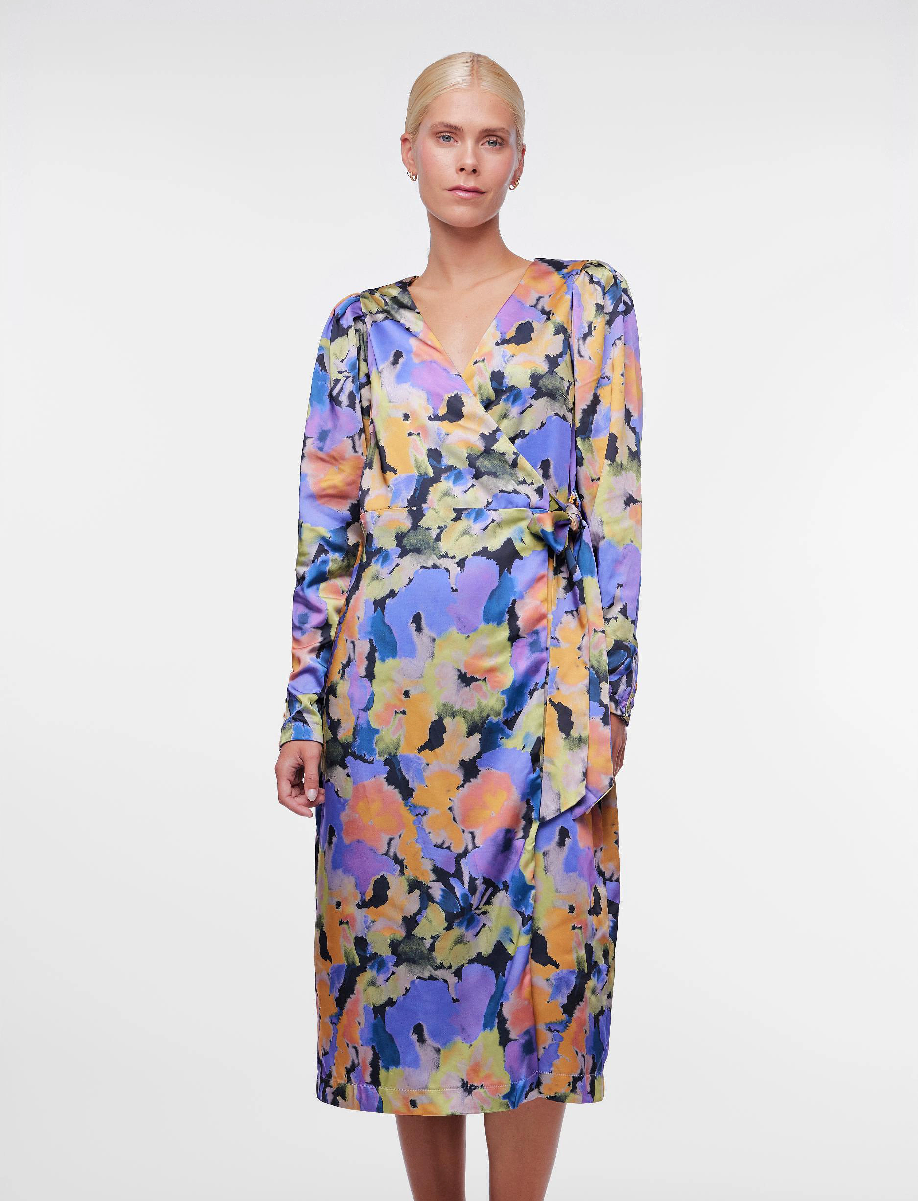 YAS YASPAINTERLY LS WRAP MIDI DESS S. - SHOW - Kjoler - BLACK / purple