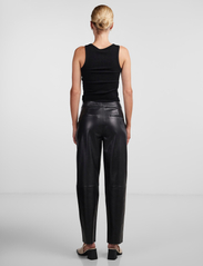 YAS - YASLINE HMW LEATHER PANT NOOS - leather trousers - black - 3