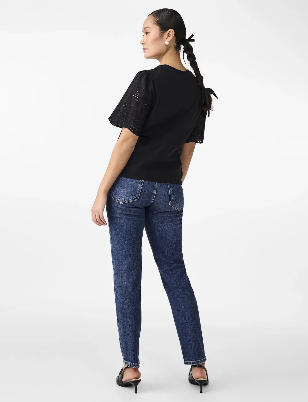 YAS - YASLEX SS TOP W. EMB SLEEVES S. NOOS - kortærmede bluser - black - 2