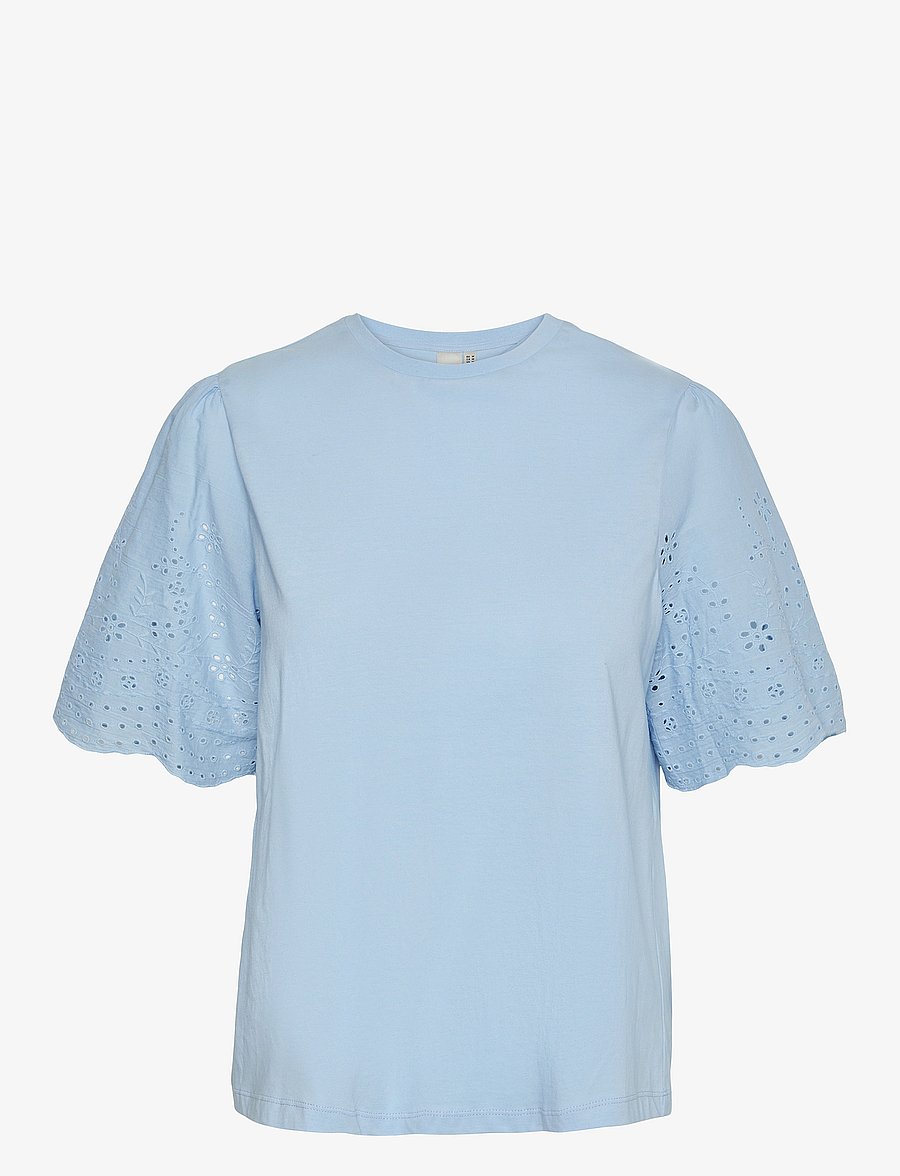 YAS - YASLEX SS TOP W. EMB SLEEVES S. NOOS - stutterma blússur - clear sky - 1