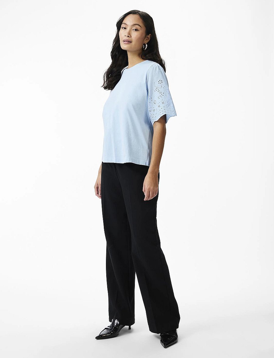 YAS - YASLEX SS TOP W. EMB SLEEVES S. NOOS - stutterma blússur - clear sky - 5