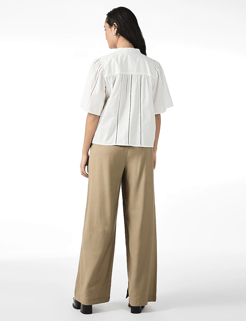 YAS - YASGUNIA 2/4 SHIRT S. - kortärmade blusar - star white - 3