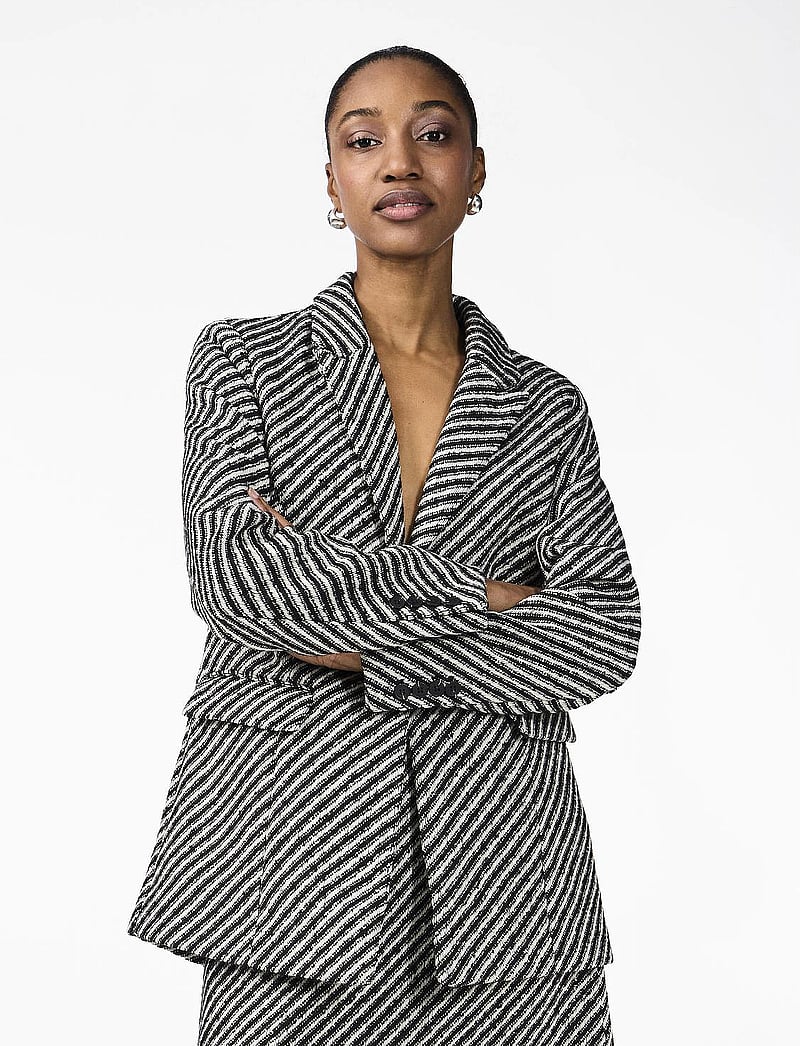 YAS - YASPEPPY BLAZER - enkelknäppta kavajer - black - 0