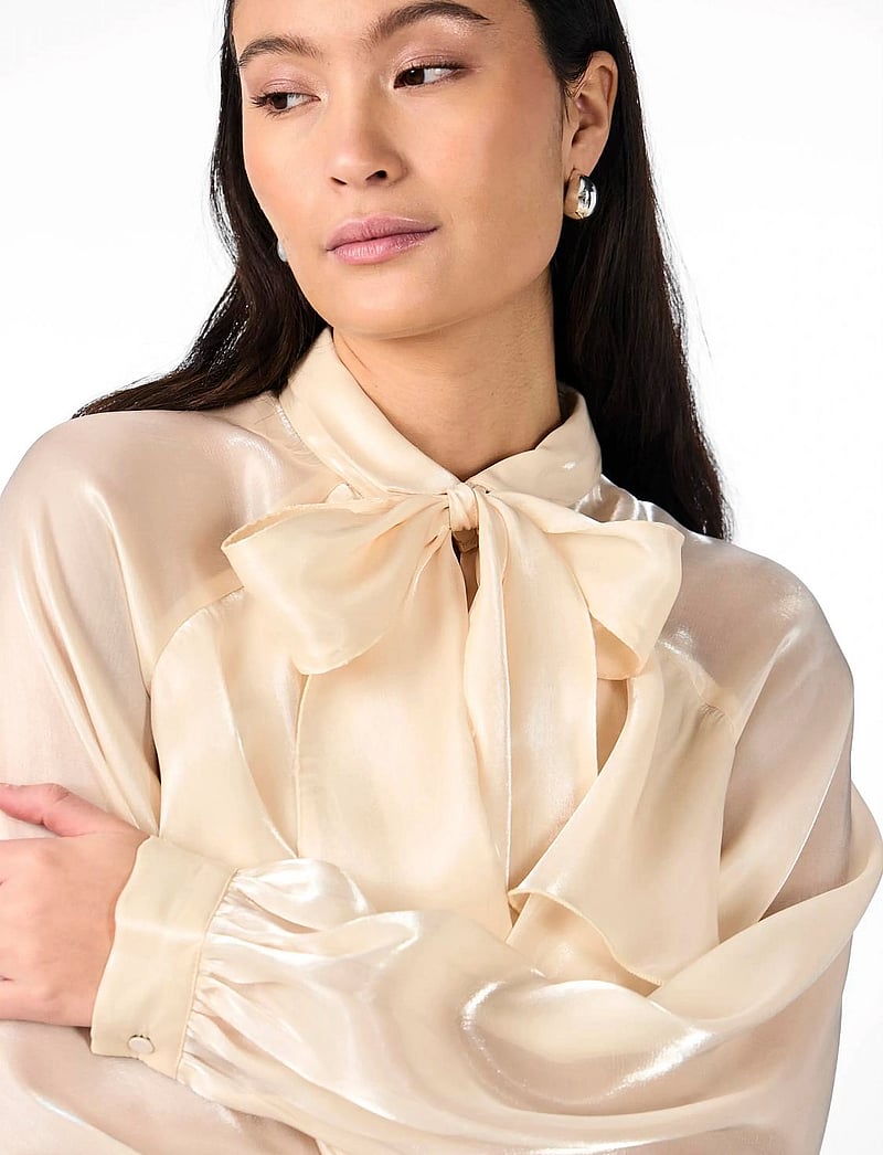 YAS - YASELOISE LS SHINY TOP - D2D - langærmede bluser - gardenia - 2