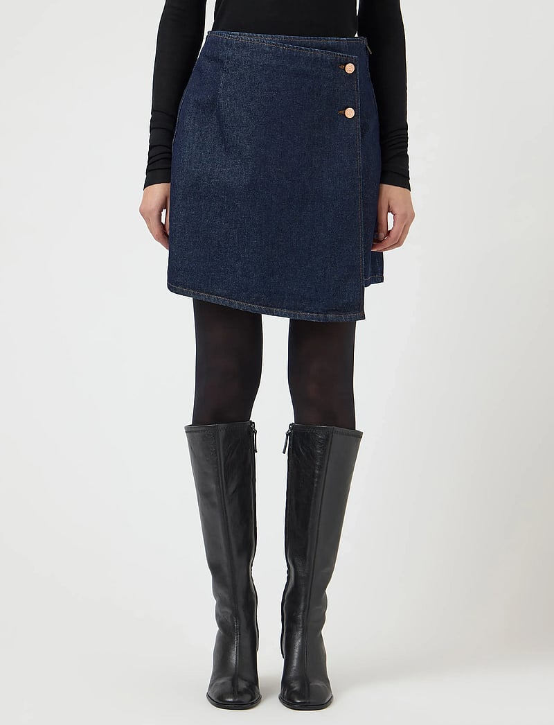 YAS - YASLISANA HMW SHORT DENIM SKIRT S. NOOS - omlottkjolar - dark blue denim - 0