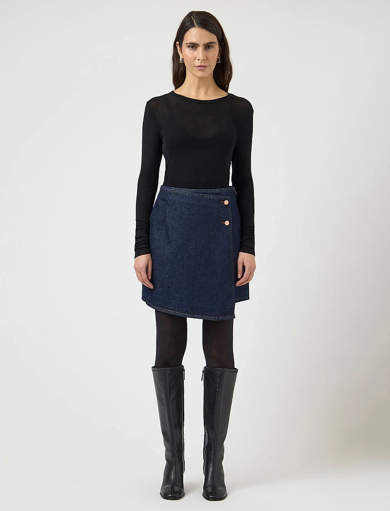 YAS - YASLISANA HMW SHORT DENIM SKIRT S. NOOS - omlottkjolar - dark blue denim - 4