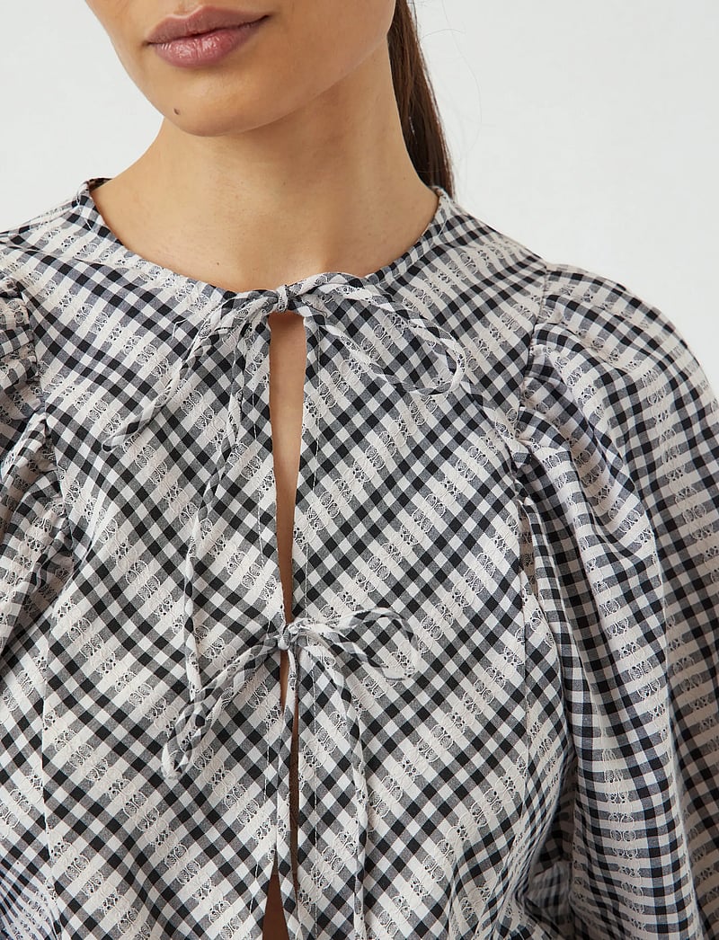 YAS - YASCELLI LS TIE TOP - langærmede bluser - black - 4