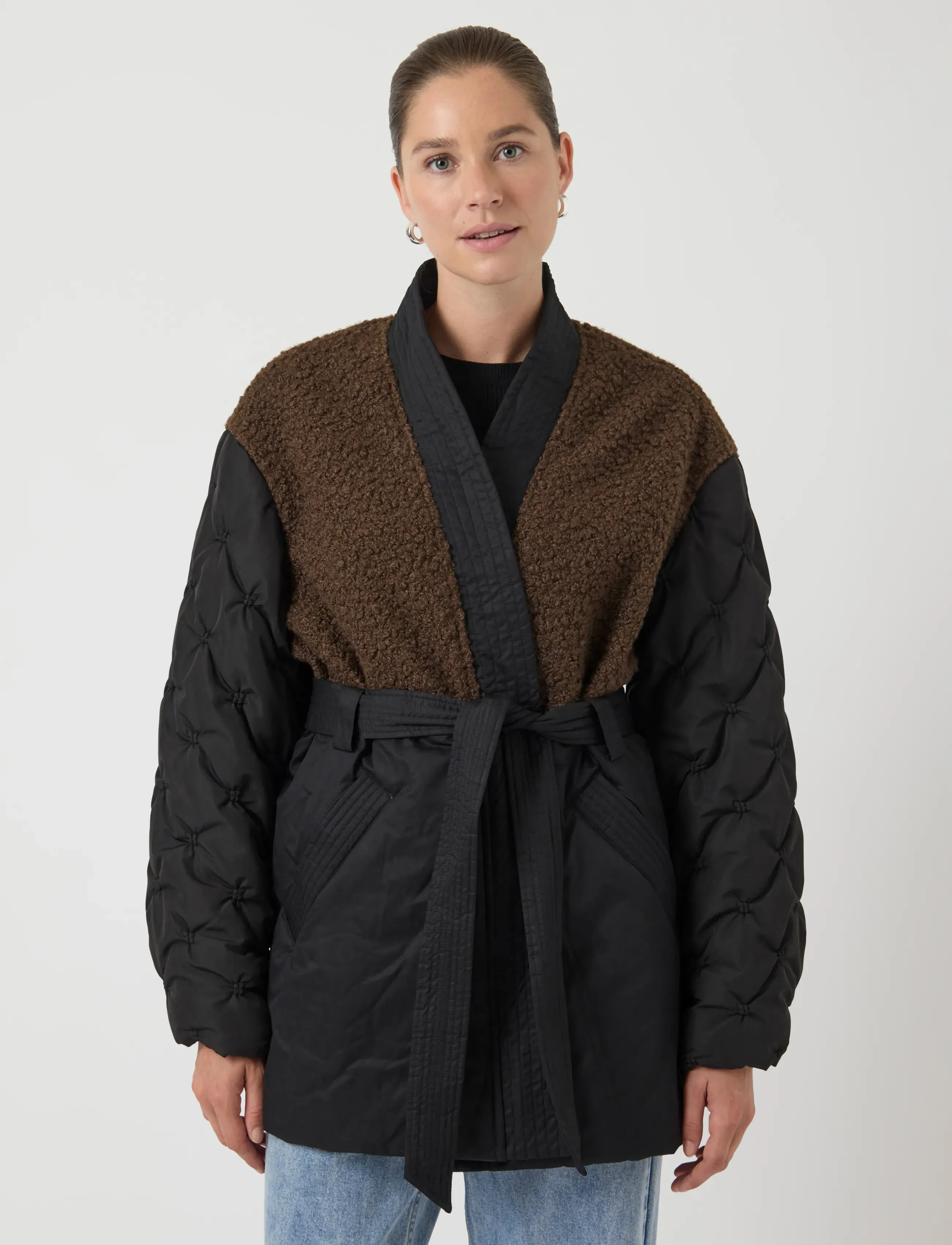 YAS mediso Ls Quilted Jacket S., Kvinder, Quiltet Slå Om Jakke, Sort, Str: 34