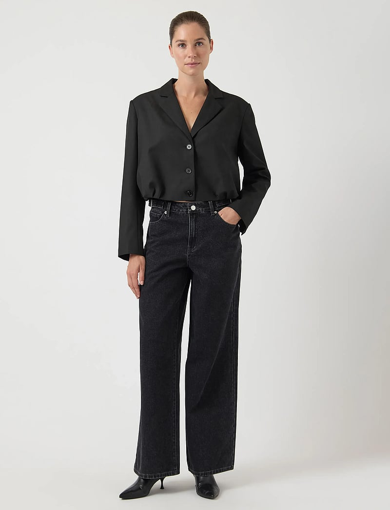 YAS - YASJERA LS SHORT BLAZER S. - cropped-blazer - black - 4