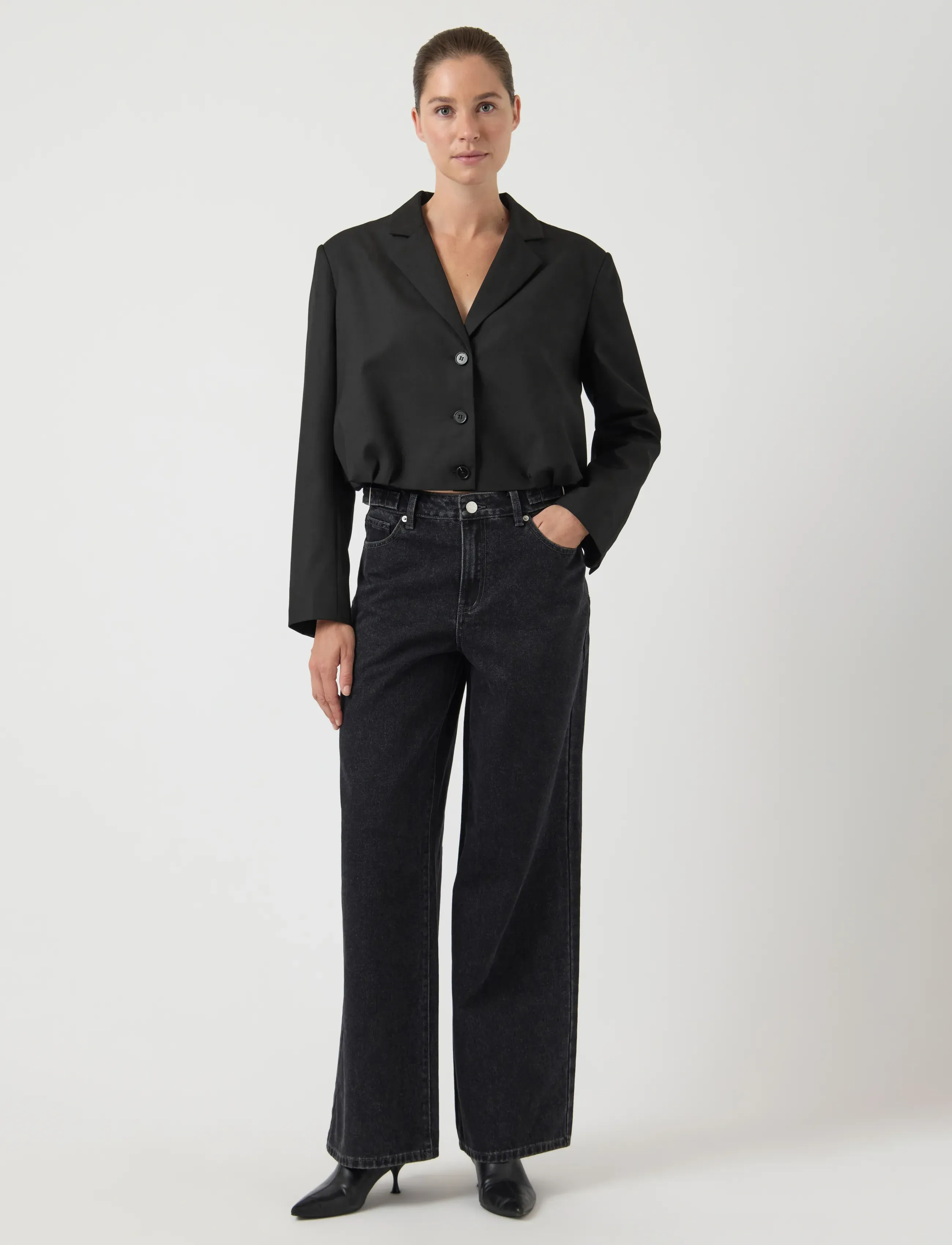 YAS - YASJERA LS SHORT BLAZER S. - cropped-blazer - black - 4