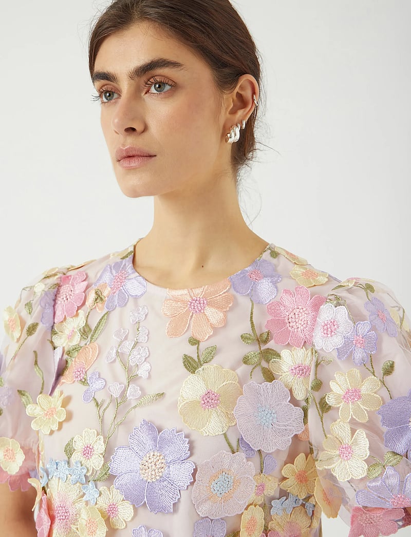 YAS - YASFLOWERING SS TOP - D2D - blouses à manches courtes - lavendula - 5