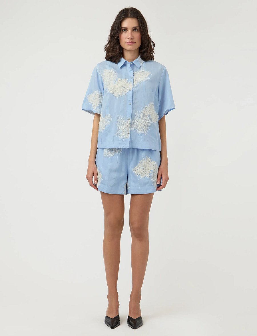 YAS - YASSKANA 2/4 SHIRT - kortærmede skjorter - skyway - 4