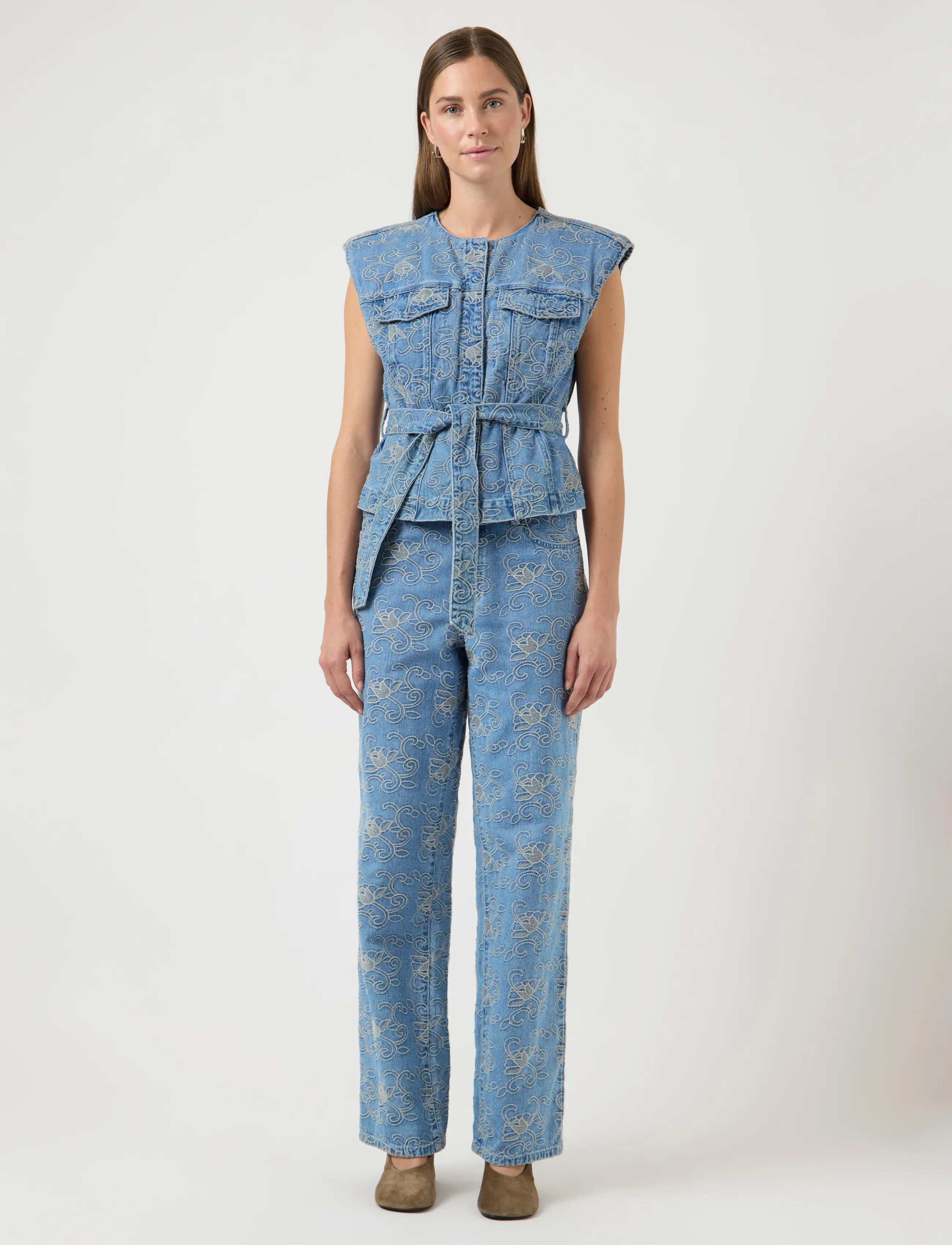 YAS - YASSIA MW EMB STRAIGHT JEANS - sirge säärega teksad - light blue denim - 5