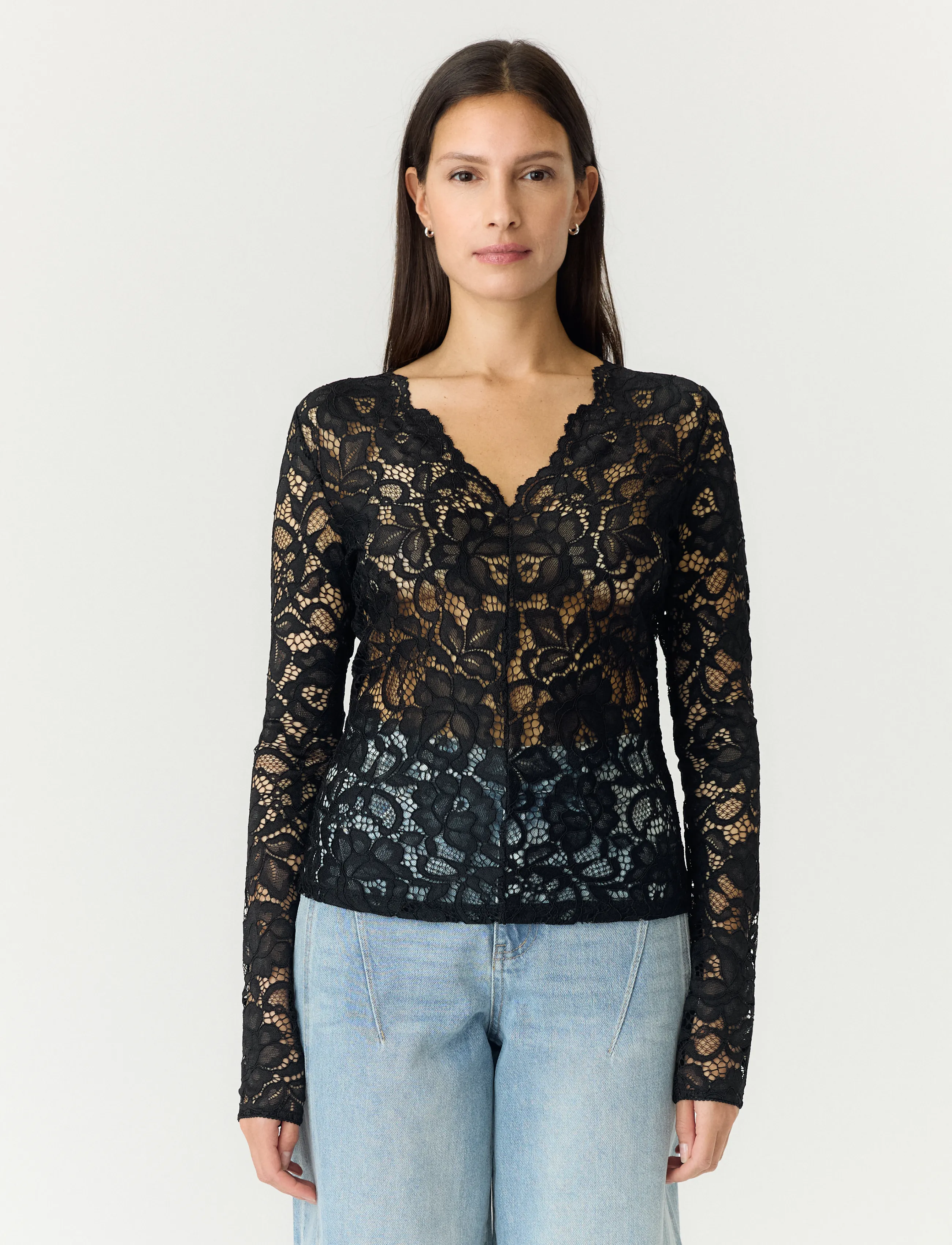 YAS YASLACEY LS V-NECK LACE TOP S. NOOS - T-shirts & Toppar - BLACK / black
