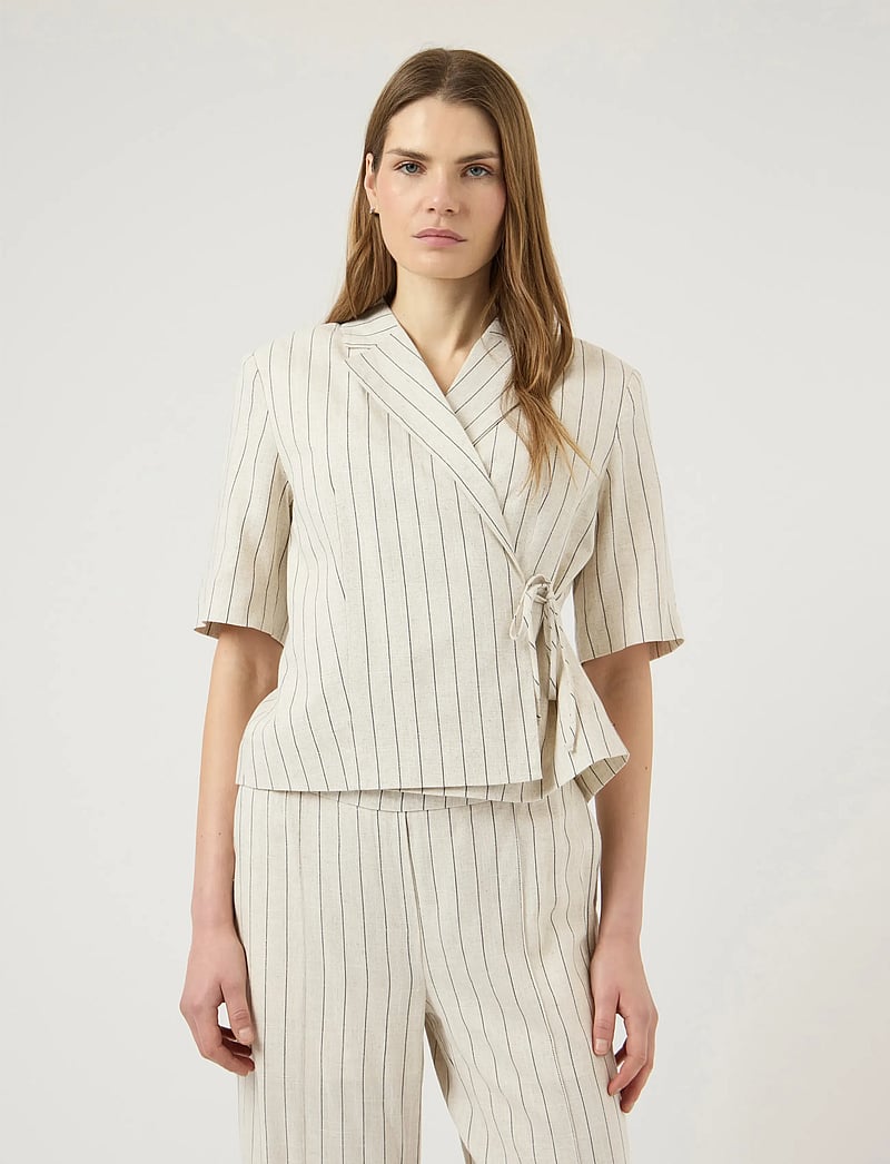 YAS - YASLINURA 2/4 LINEN BLEND BLAZER - blazer mit gürtel - pristine - 0