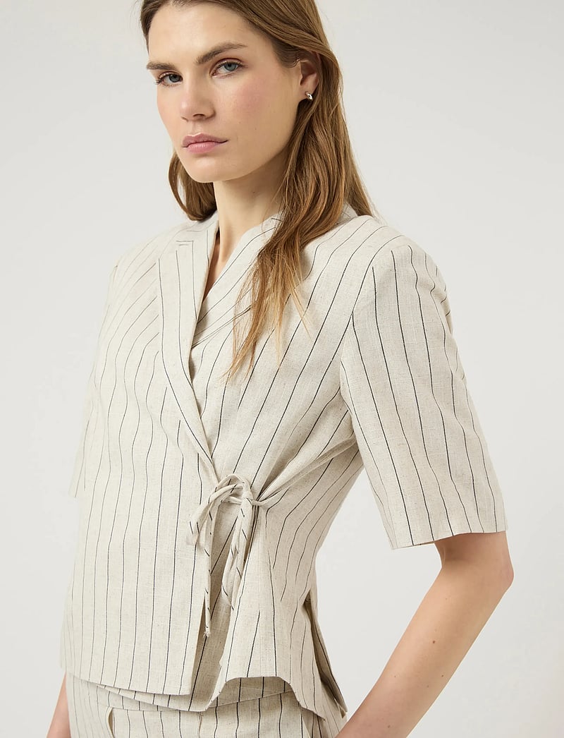 YAS - YASLINURA 2/4 LINEN BLEND BLAZER - blazer mit gürtel - pristine - 5