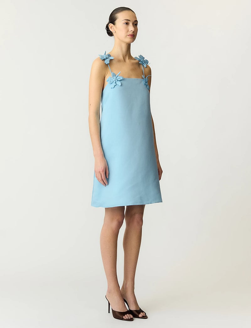 YAS - YASDOUCE STRAP MIDI DRESS - BM - festkjoler - skyway - 5