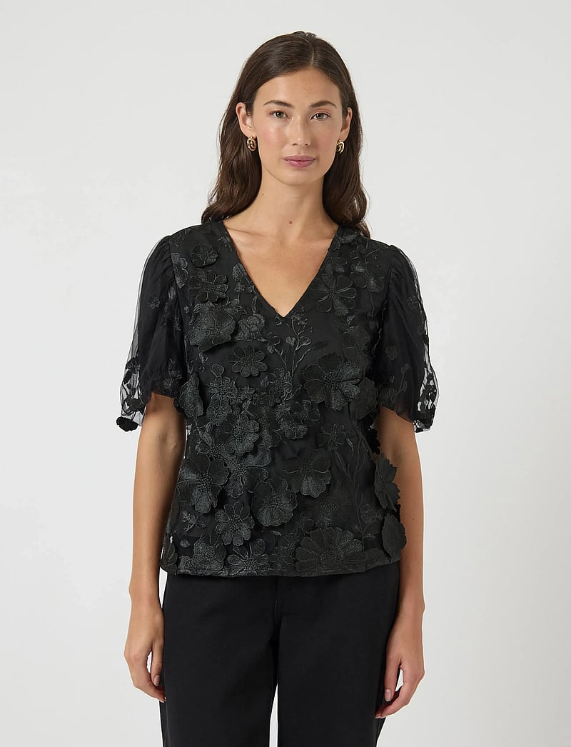YAS - YASFLOWERING SS V-NECK TOP - D2D - kortermede bluser - black - 0