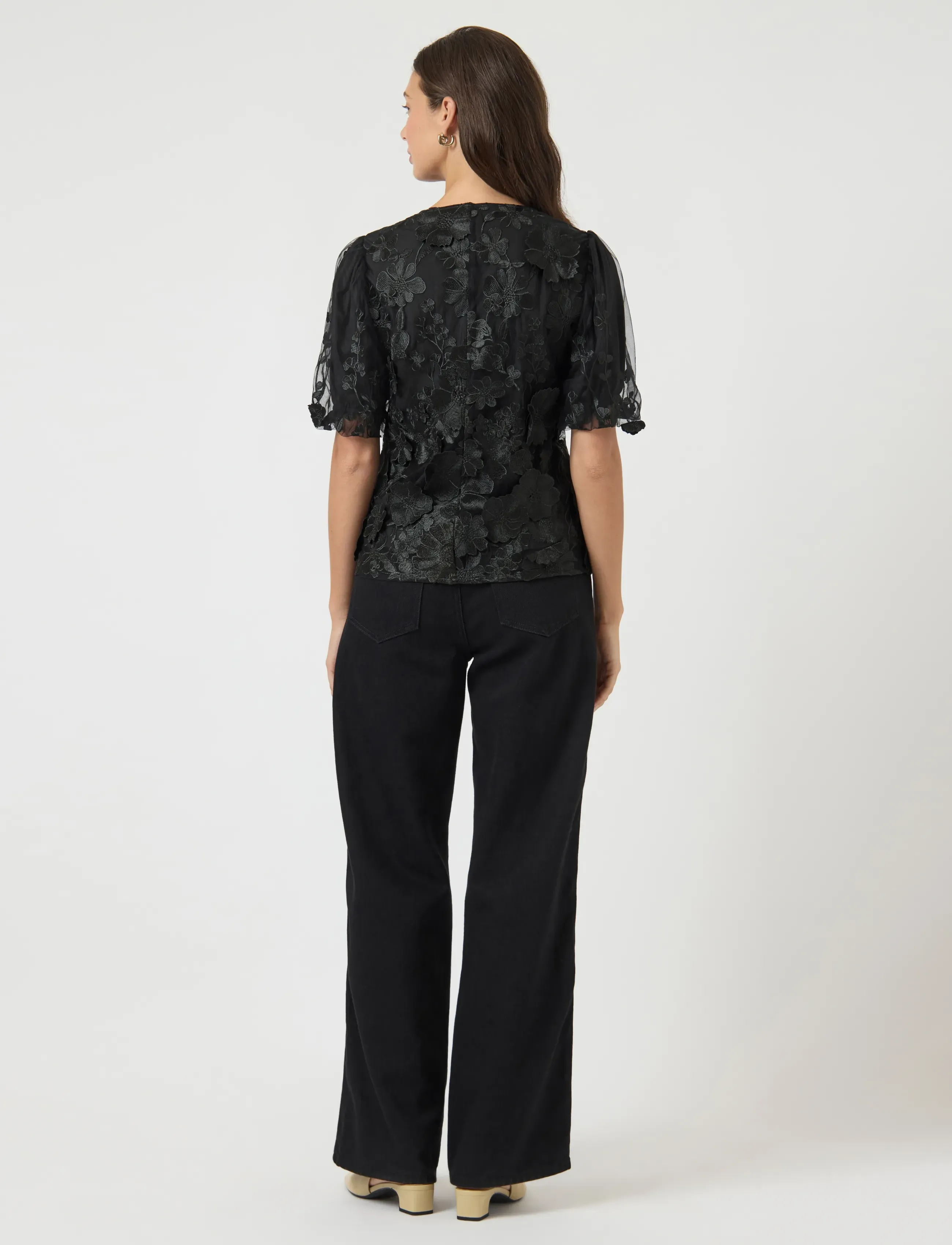 YAS - YASFLOWERING SS V-NECK TOP - D2D - kurzämlige blusen - black - 3